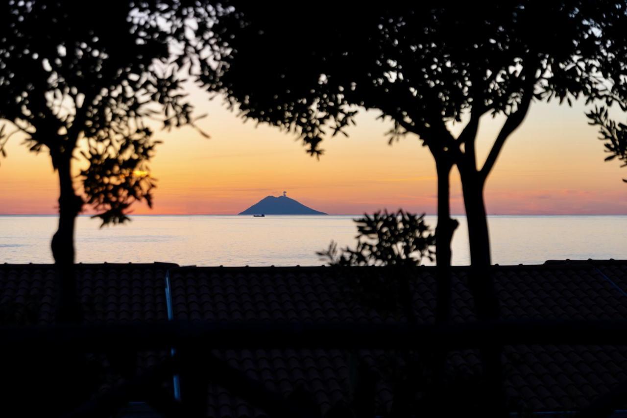 Midenza Seaside & Nature Retreat Capo Vaticano Bagian luar foto